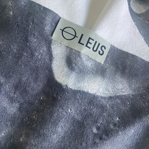 LEUS NWOT Yoga Towel - Picture 5 of 5
